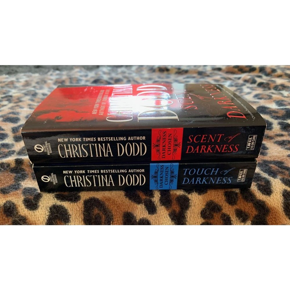 DARKNESS CHOSEN 2 BOOK LOT ~ CHRISTINA DODD Scent of Darkness Touch of Darkness - Picture 7 of 7